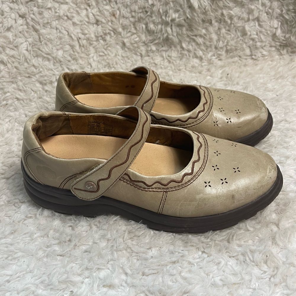DR COMFORT SUNSHINE Leather beige & brown embroidery Mary Jane Flats SZ10.5W
